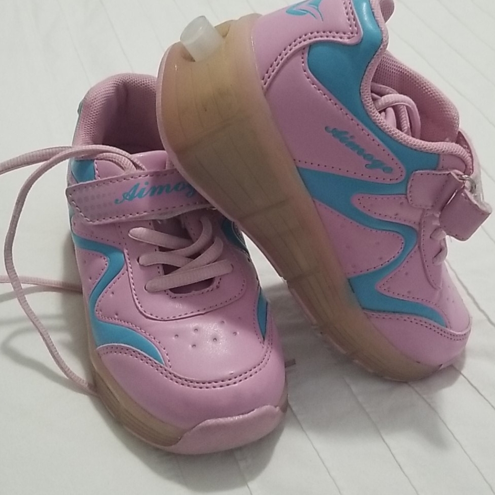 Rolling shoes